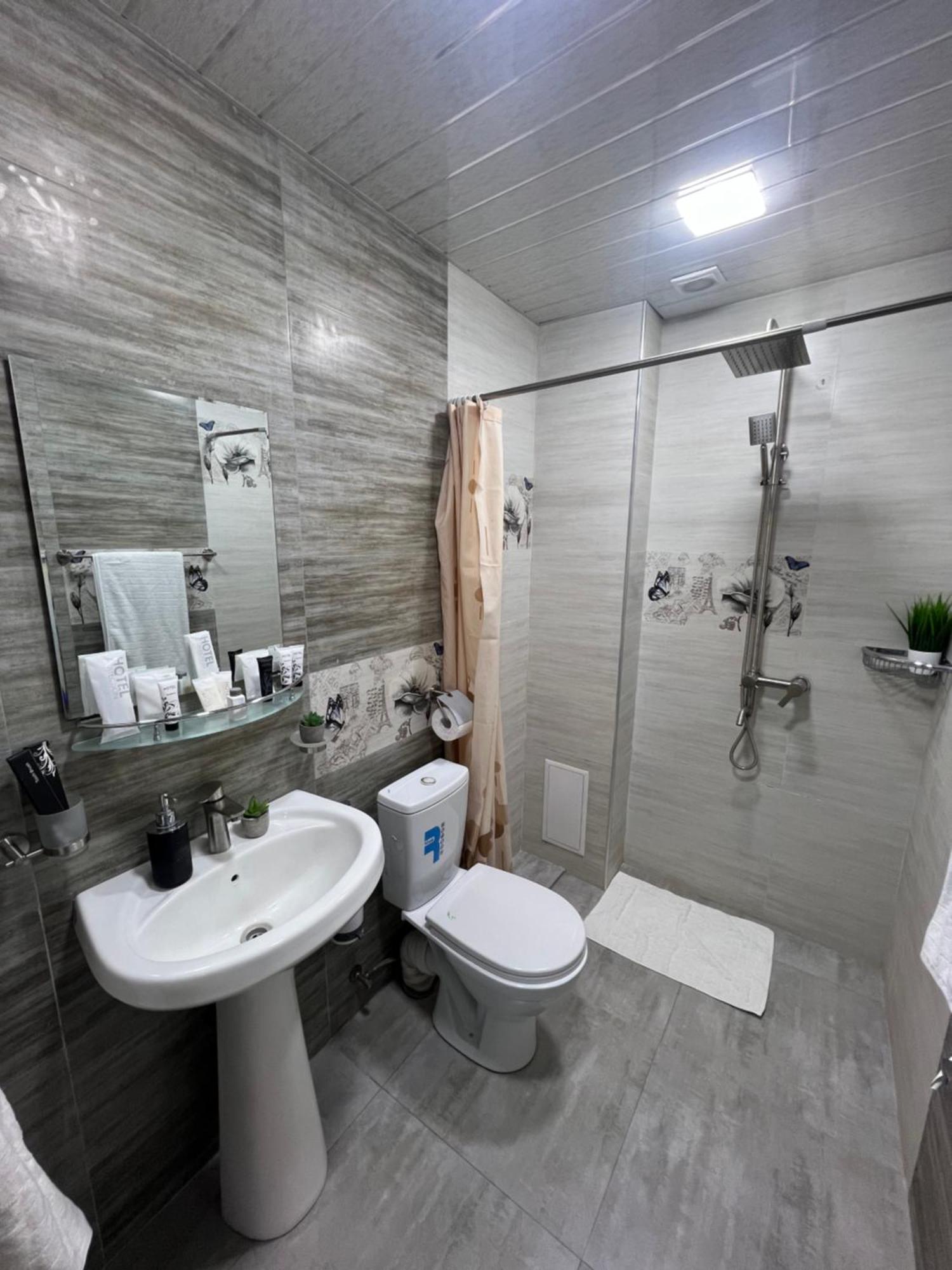 Cosy Apartment With Good Location Self Check In Erevan Exterior foto